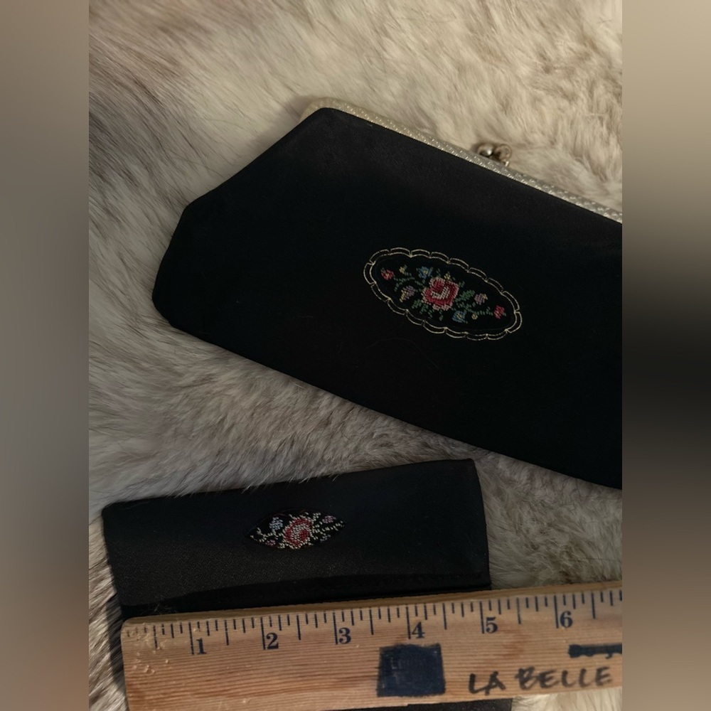 Vintage pouch and tissue holder - Picture 6 of 15